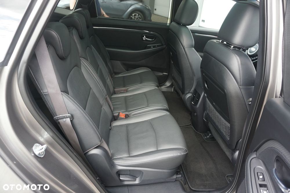 Kia Carens 1.7 CRDi Business Line 7os 7DCT - 19