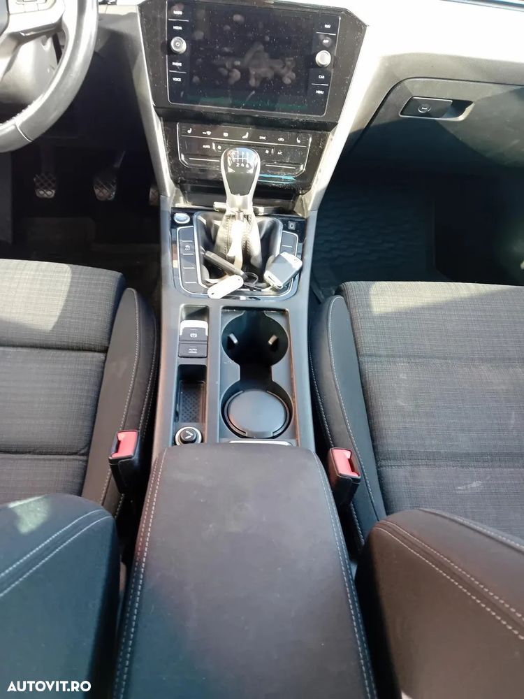 Volkswagen Passat 2.0 TDI Comfortline - 4