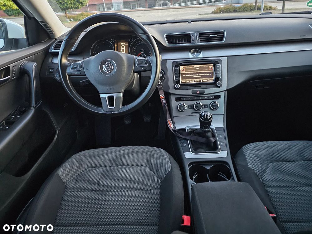 Volkswagen Passat Variant 2.0 TDI BlueMotion Technology Business Edition - 12