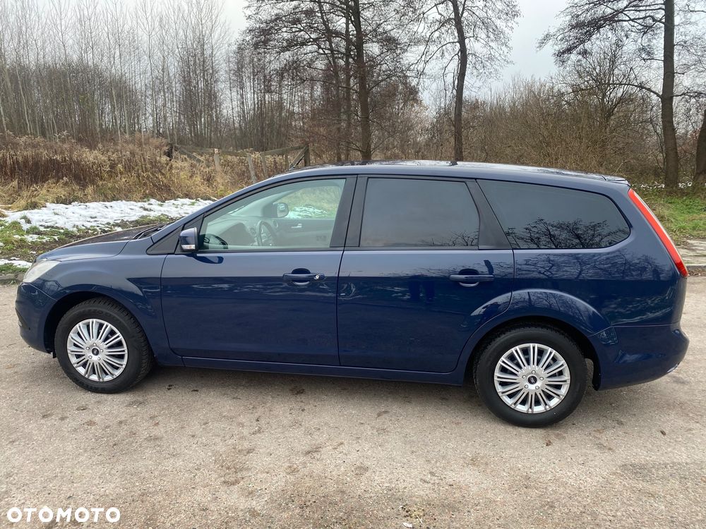 Ford Focus 1.6 Ambiente - 4