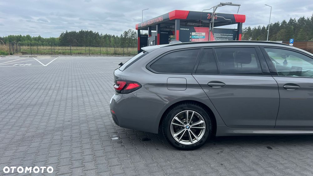 BMW Seria 5 520d M Sport - 11