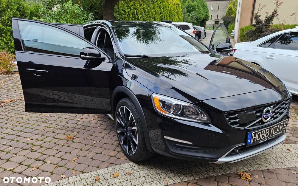 Volvo V60 Cross Country - 15