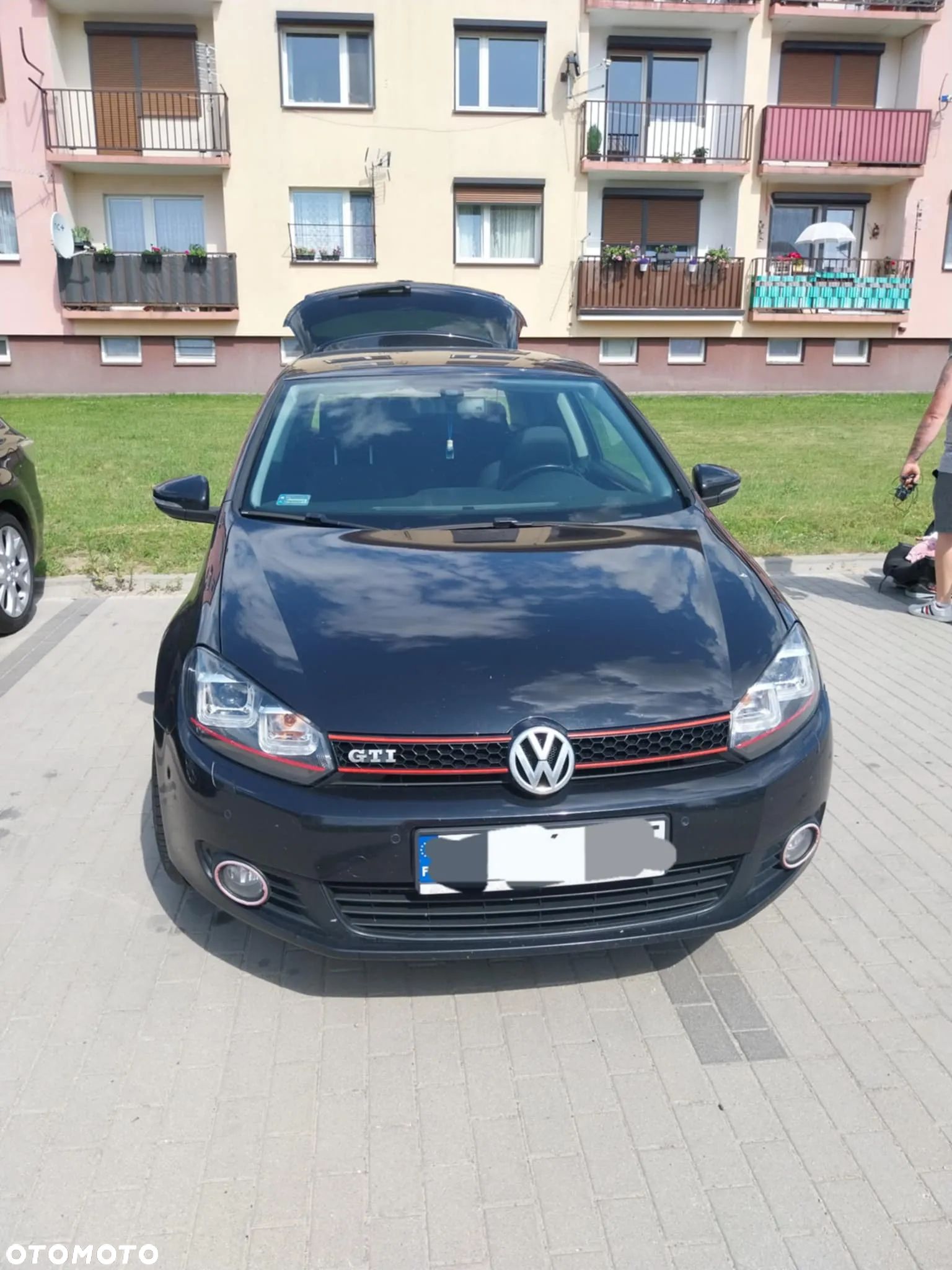 Volkswagen Golf - 1