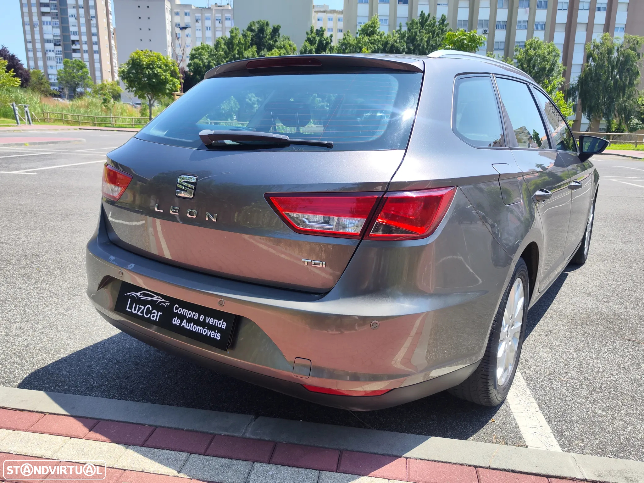SEAT Leon ST 1.6 TDI Reference Ecomotive - 8