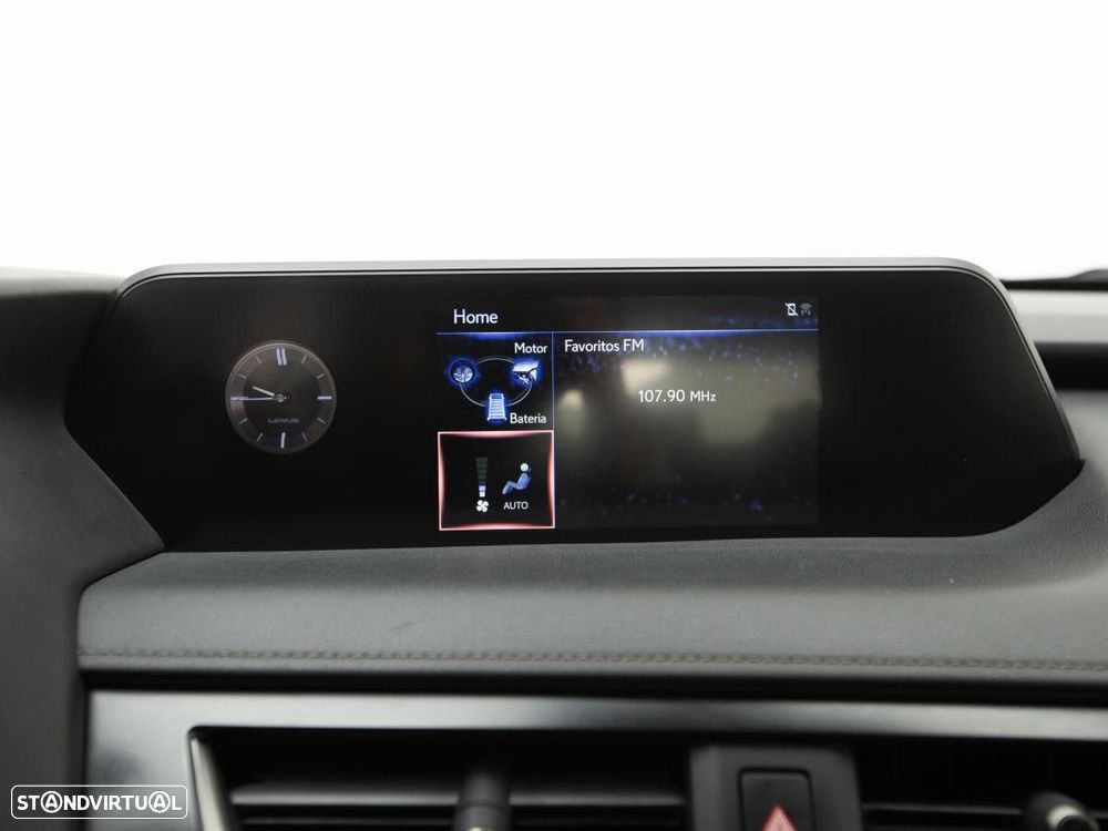 Lexus UX 250h Business - 27