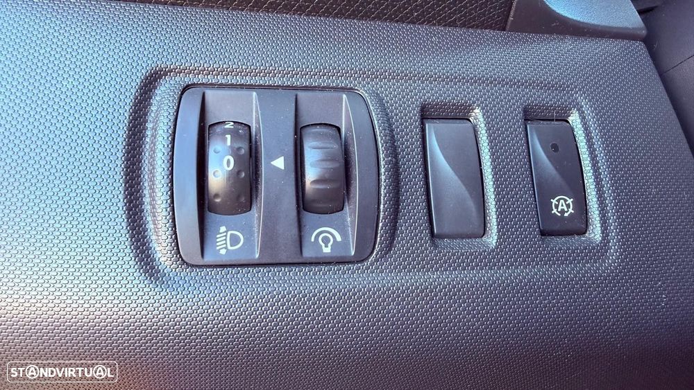 Renault Clio (Energy) dCi 90 Start & Stop EDC INTENS - 27