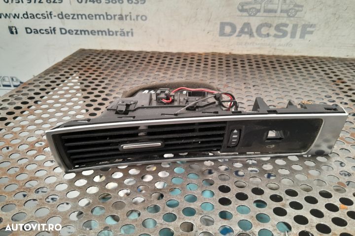 Grila ventilatie bord stanga Audi A6 - 2
