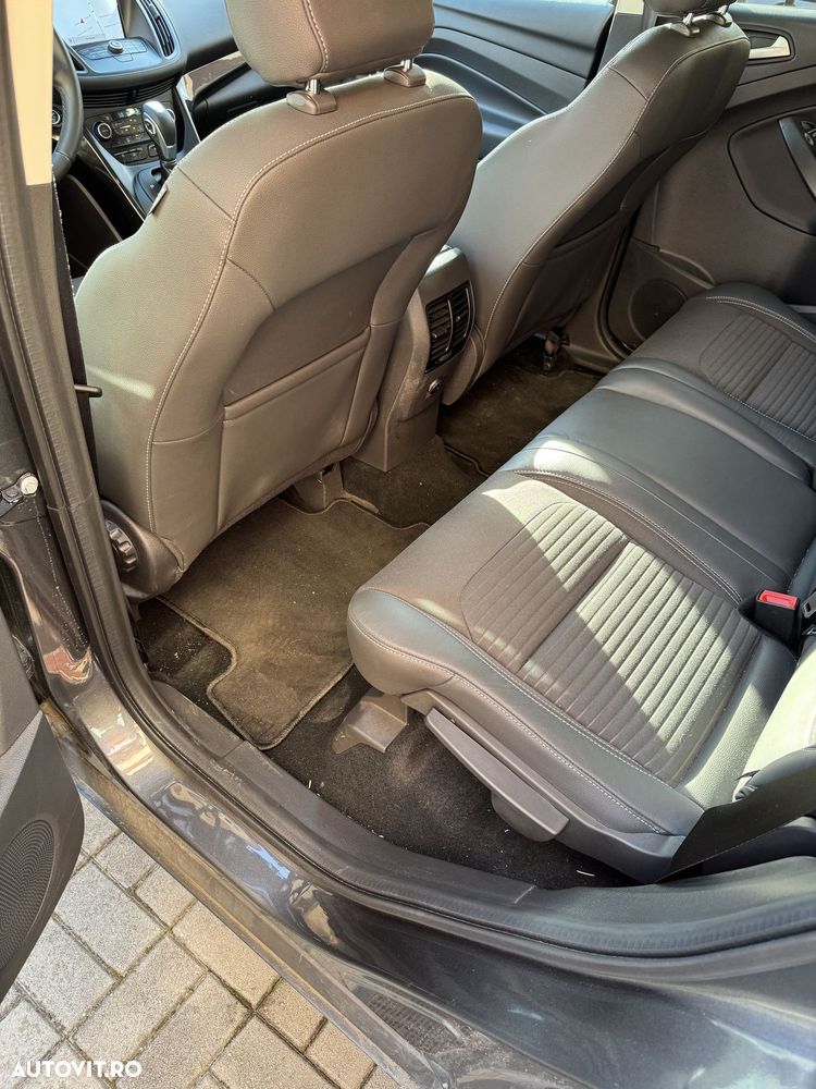 Ford Kuga 2.0 TDCi 4WD Powershift ST-Line - 14