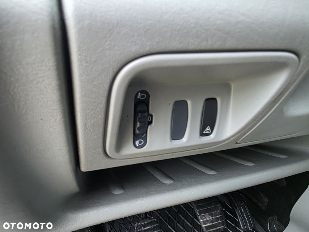 Opel Vivaro - 18