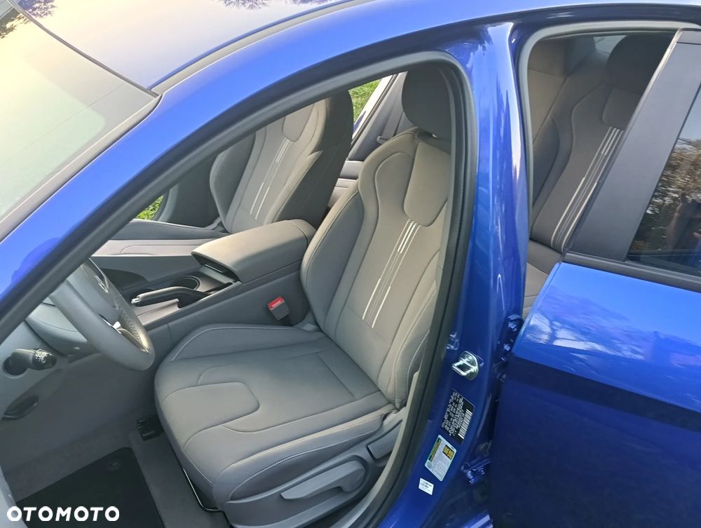 Hyundai Elantra - 14
