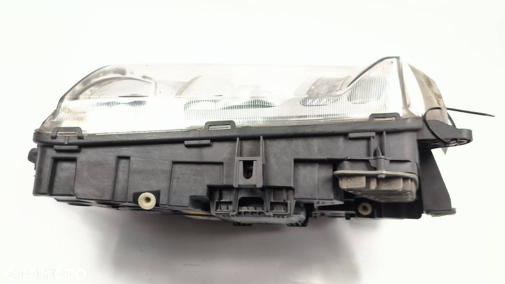 LAMPA PRAWA PRZÓD VOLVO FH II FH5 500 22239244 - 11