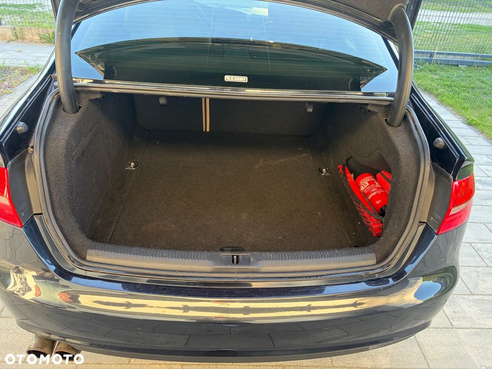 Audi A4 Limousine - 17