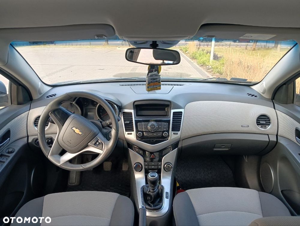 Chevrolet Cruze 1.6 LS - 5