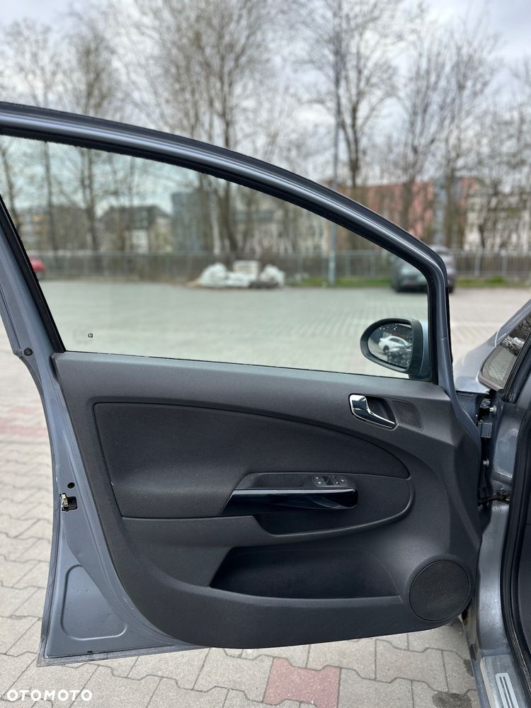 Opel Corsa 1.2 16V Enjoy - 9