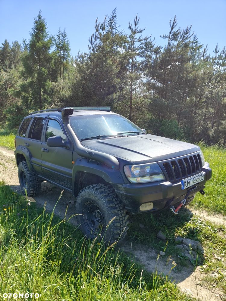 Jeep Cherokee - 4