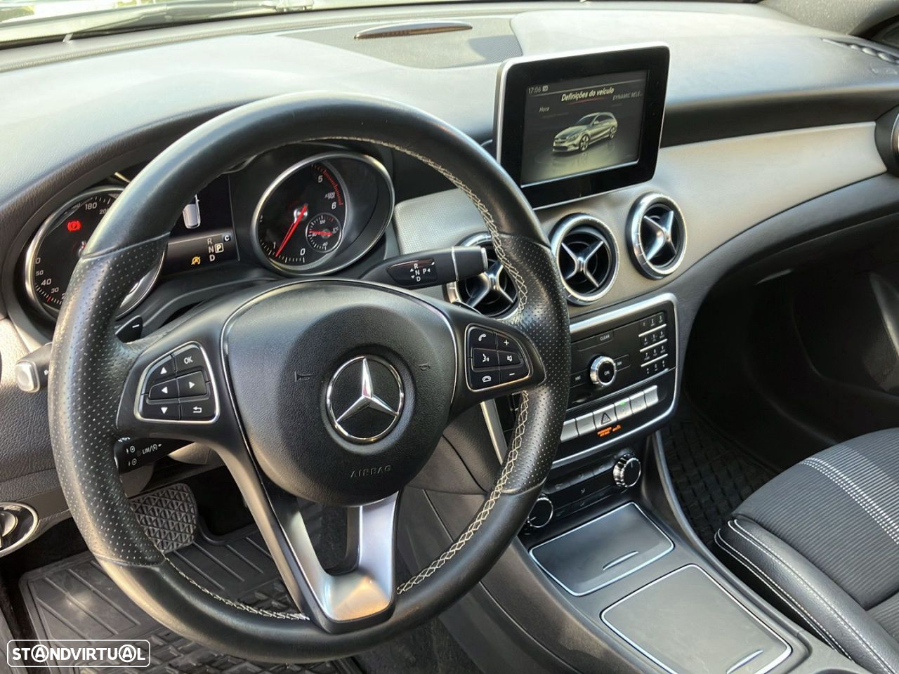 Mercedes-Benz CLA 180 - 21