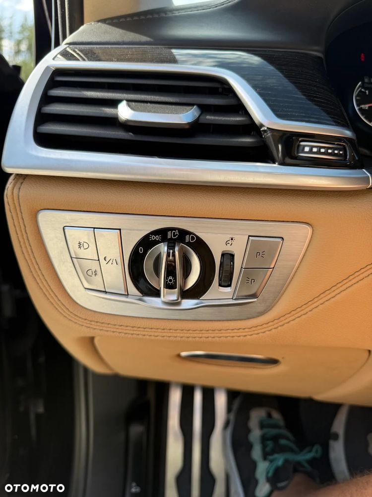 BMW Seria 7 740d xDrive - 8