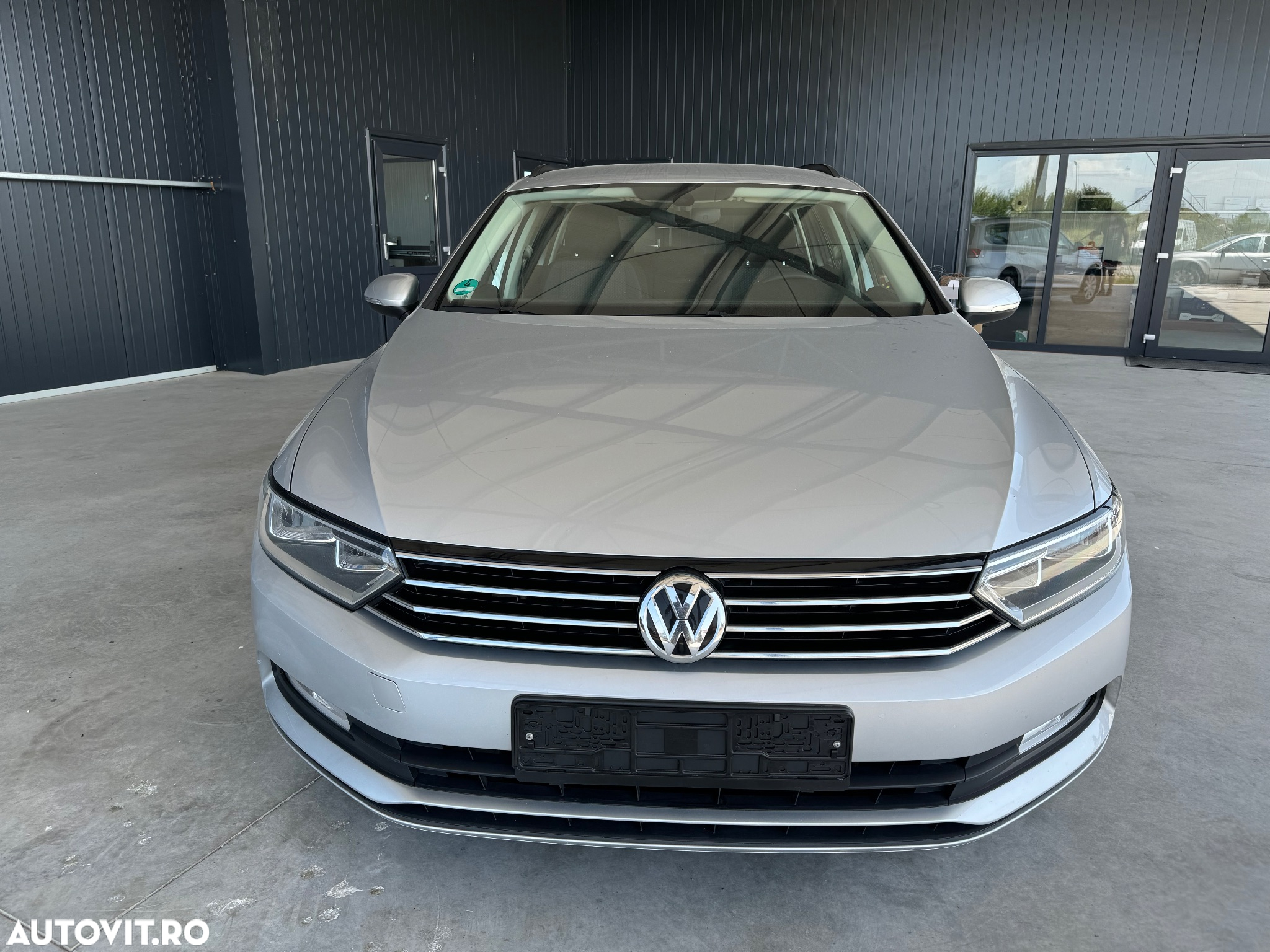 Volkswagen Passat - 11