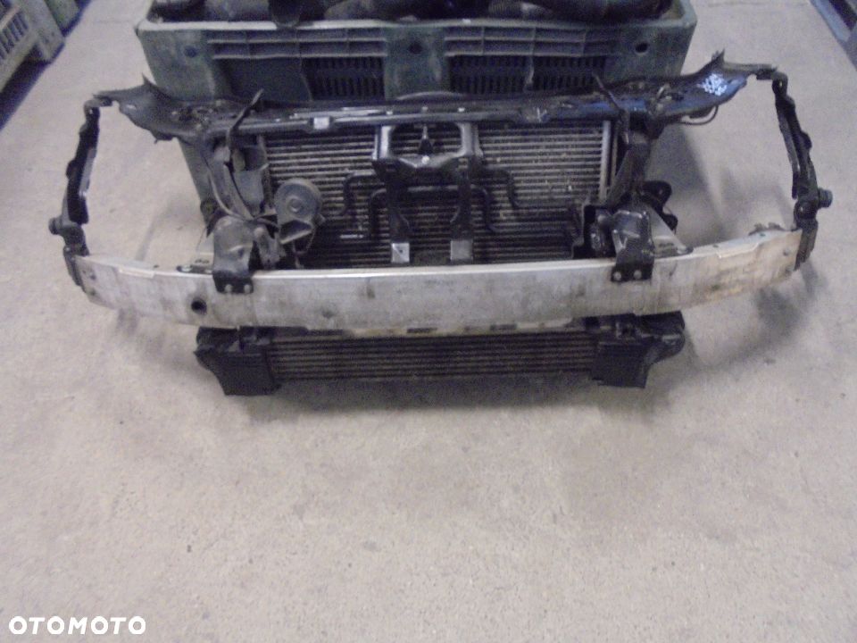 MERCEDES E KLASA W211 PAS PRZEDNI CHLODNICE 2,7CDI AUTOMAT