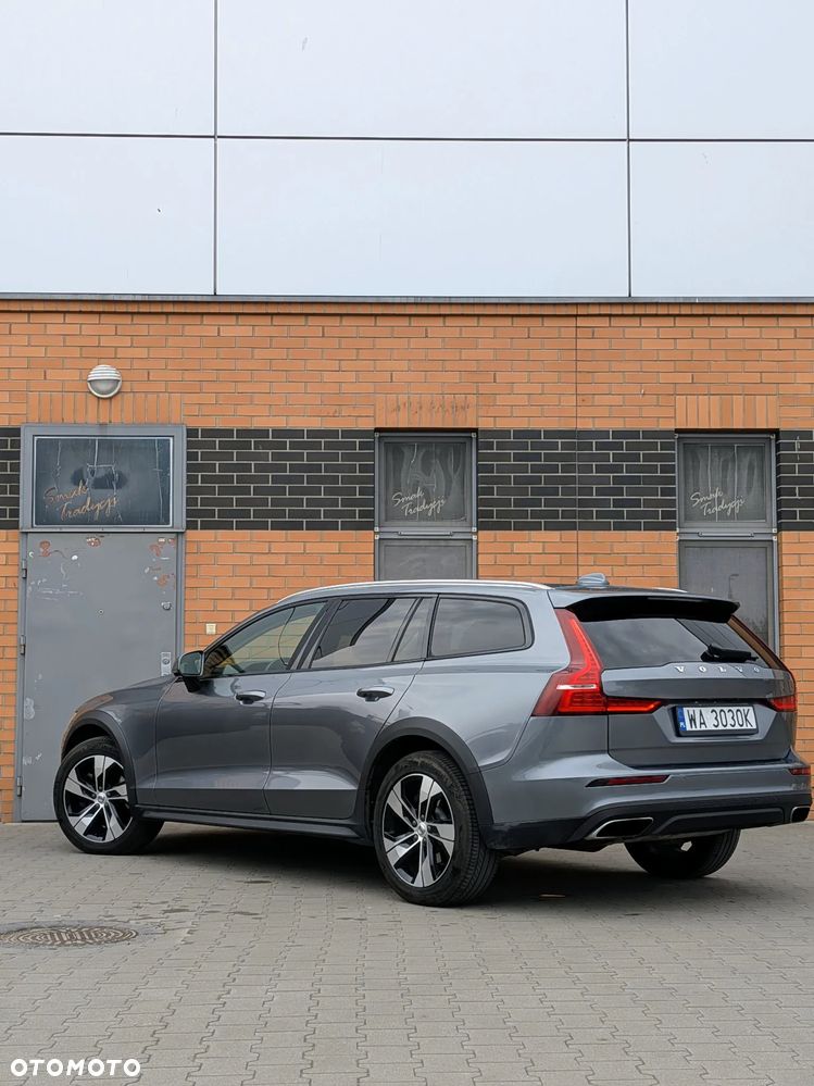 Volvo V60 Cross Country - 5