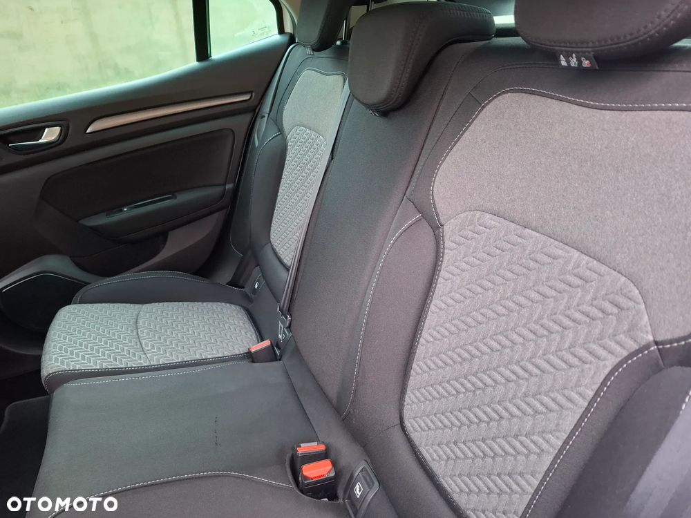 Renault Megane 1.5 Blue dCi Intens - 10