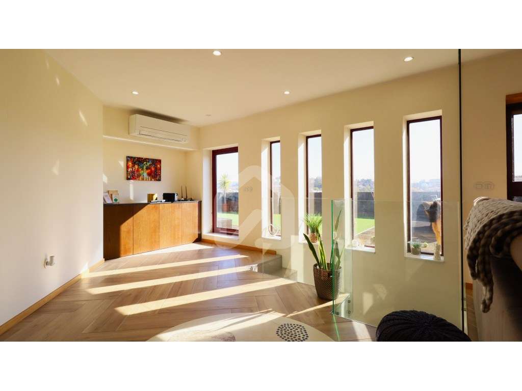 Apartamento T3 duplex, localizado no centro da cidade com terraço e... - Grande imagem: 2/48