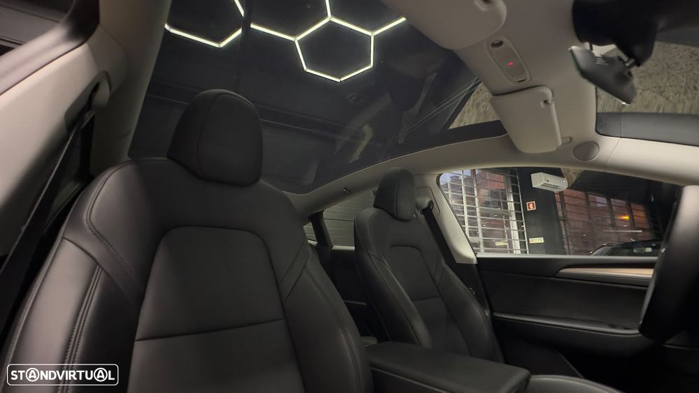 Tesla Model Y RWD - 55