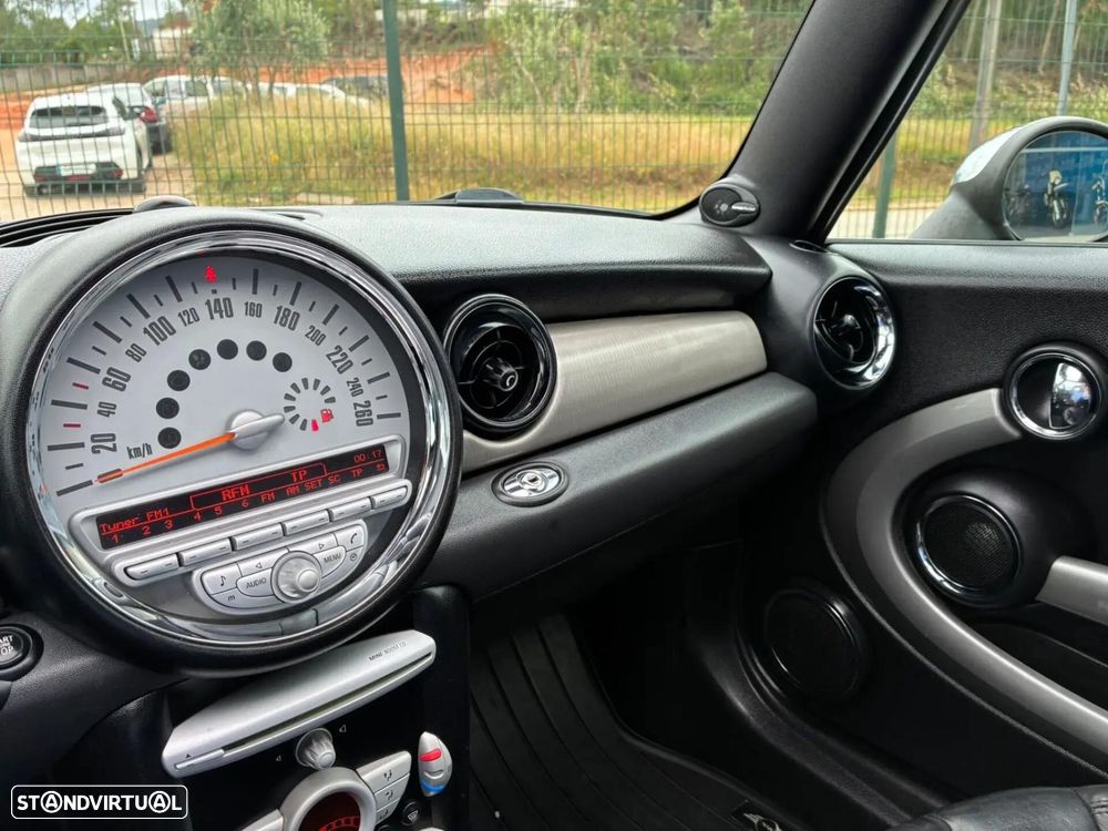 MINI Cabrio Cooper S - 21