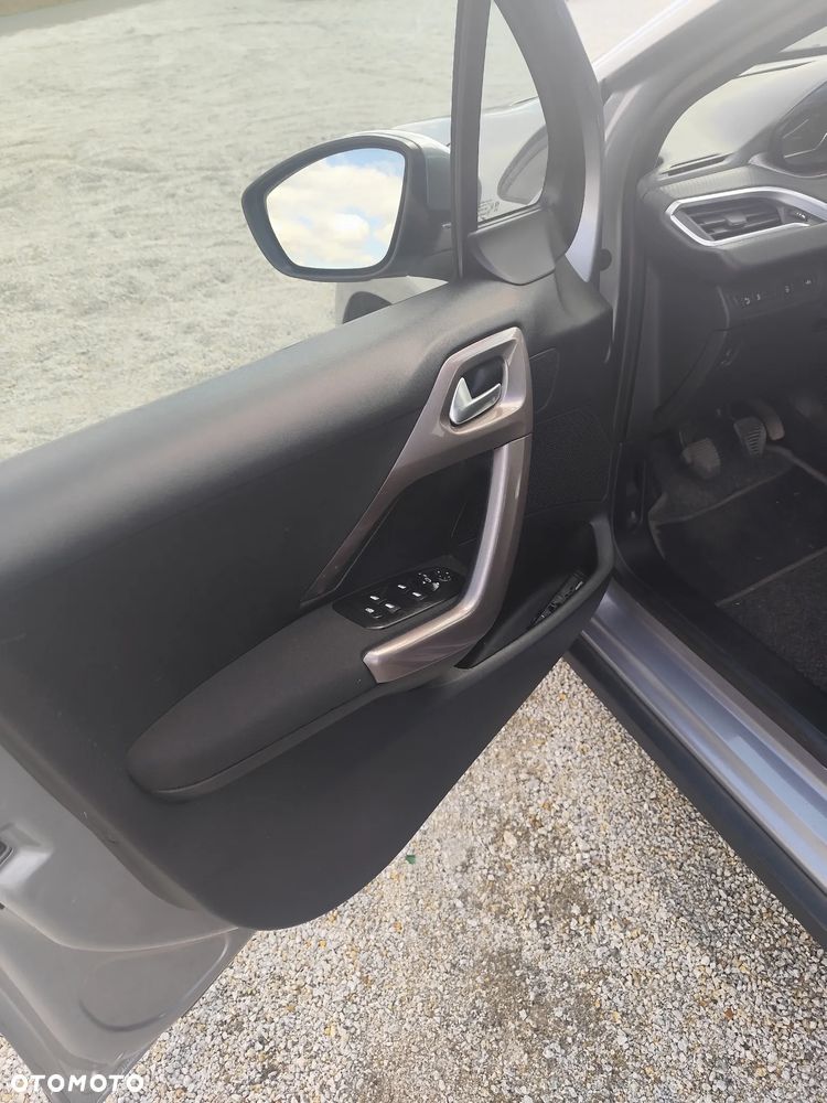 Peugeot 2008 1.6 VTi Allure - 14