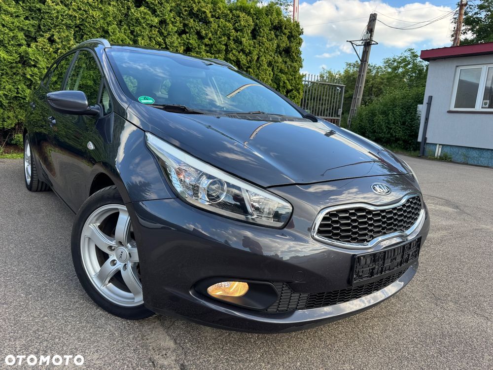 Kia Ceed 1.6 CRDi 128 ISG Fifa World Cup Edition - 1