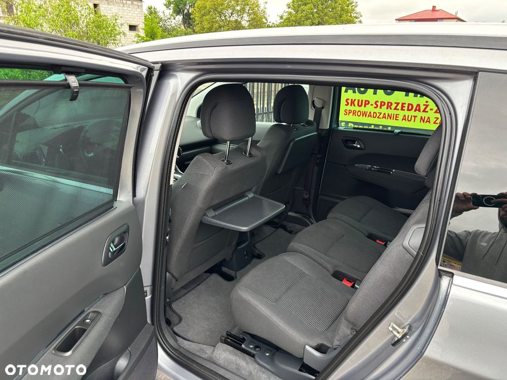 Peugeot 5008 - 10