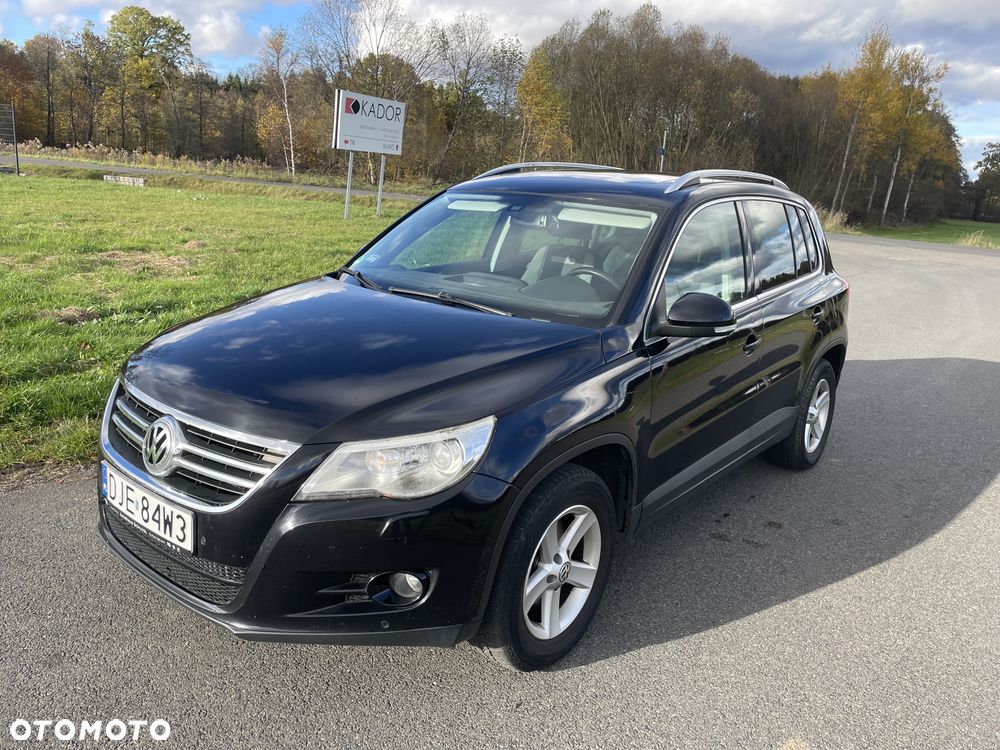 Volkswagen Tiguan - 1