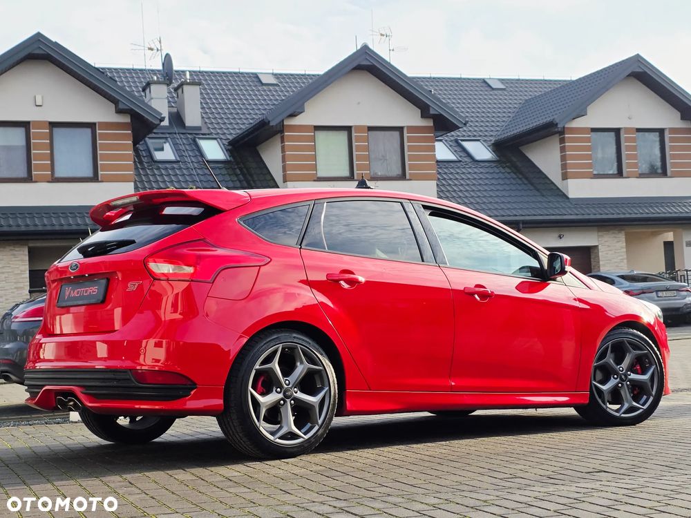 Ford Focus 2.0 TDCi ST - 36