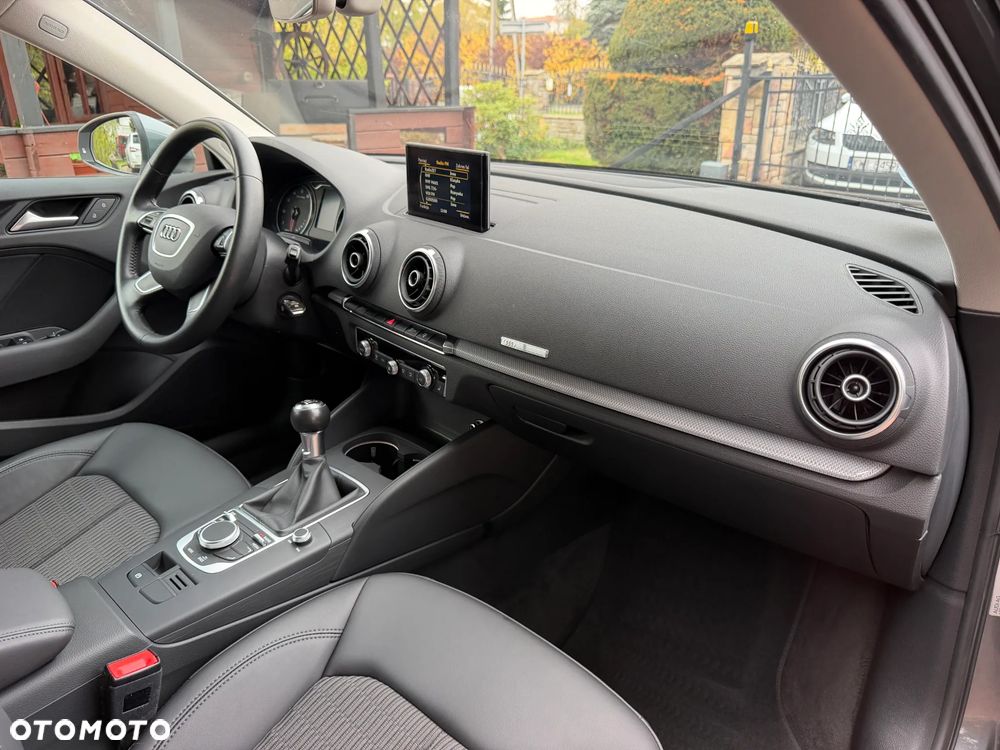 Audi A3 Sportback 1.8 TFSI Ambiente - 15