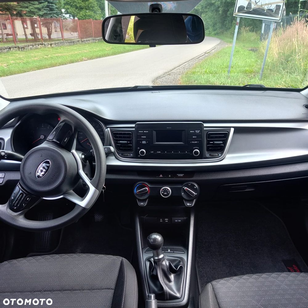 Kia Rio 1.2 L - 5