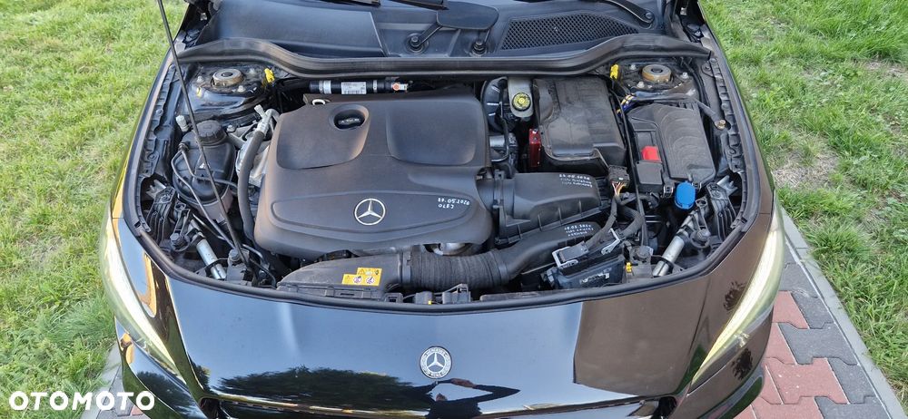 Mercedes-Benz CLA 200 7G-DCT AMG Line - 30