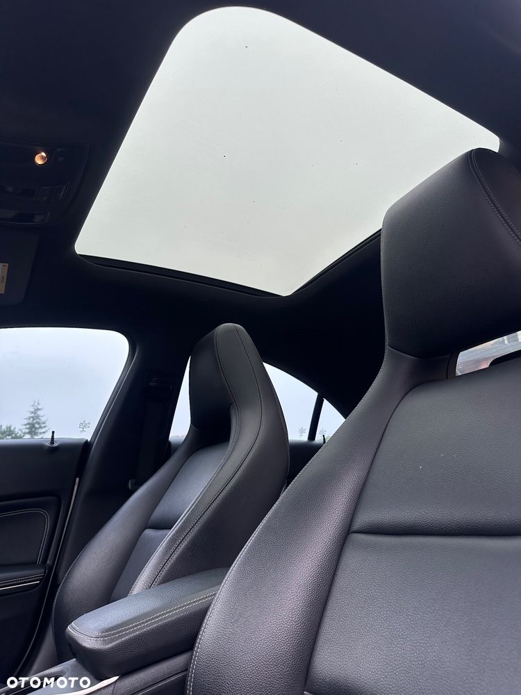 Mercedes-Benz CLA 250 7G-DCT - 12