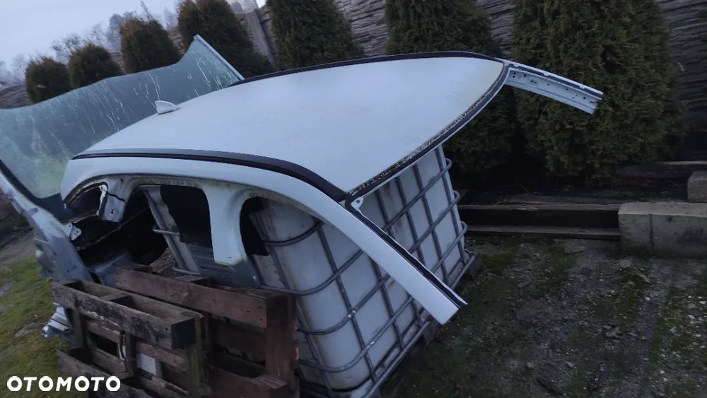 Dach jaguar f pace z relingami