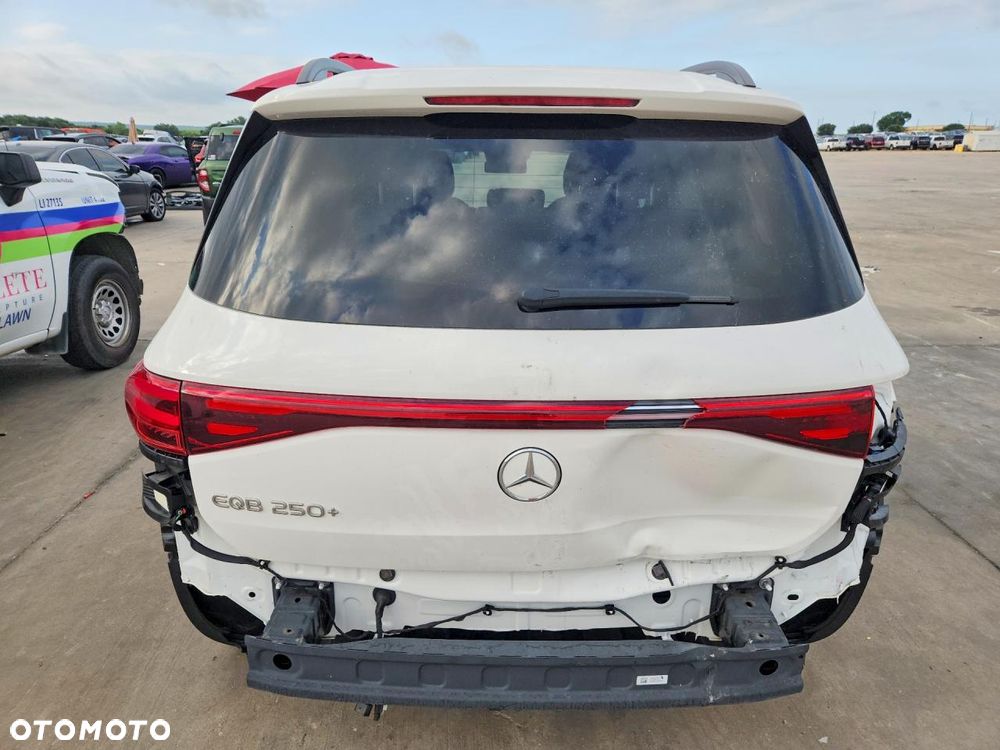 Mercedes-Benz EQB 250+ - 7