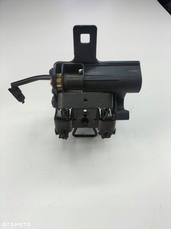ZAMEK KLAPY TYLNEJ OPEL ASTRA H - 4