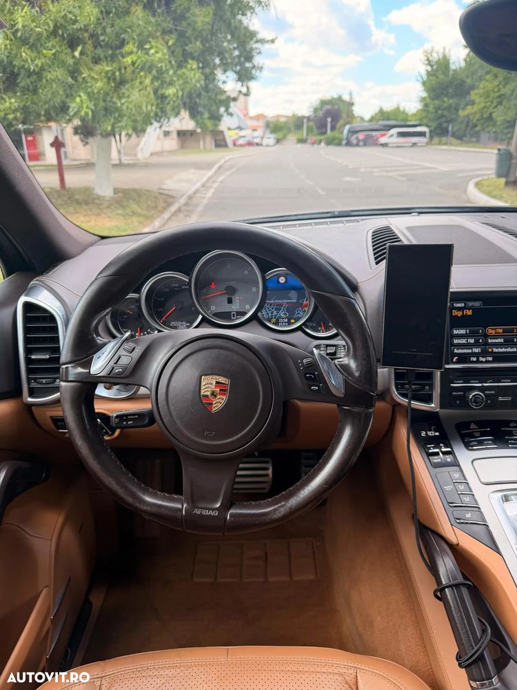 Porsche Cayenne - 6