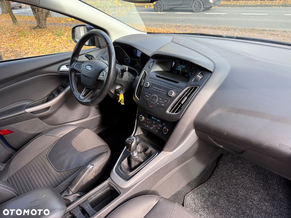 Ford Focus 1.0 EcoBoost Active Business - 11