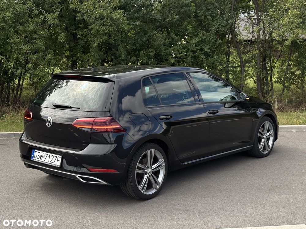 Volkswagen Golf - 2