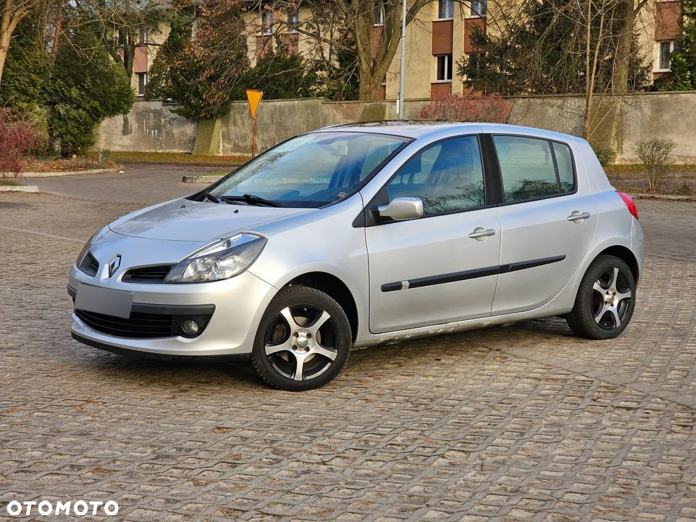 Renault Clio - 2