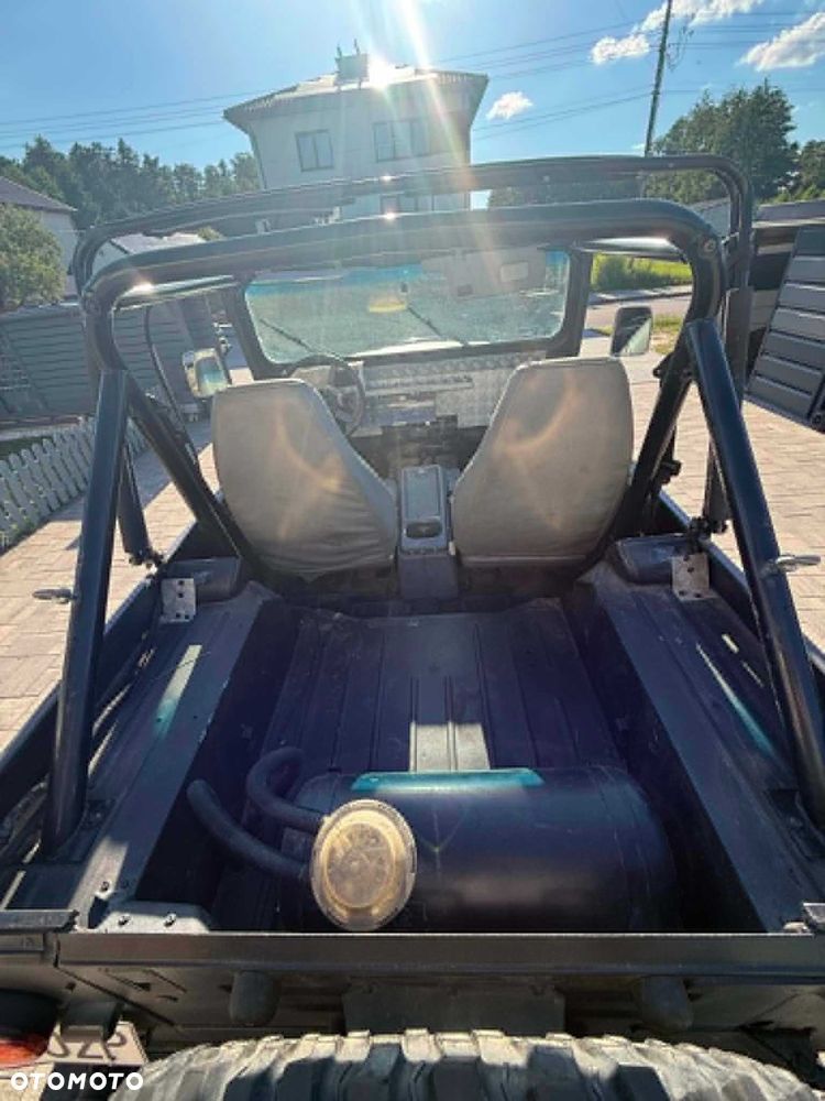 Jeep Wrangler - 5