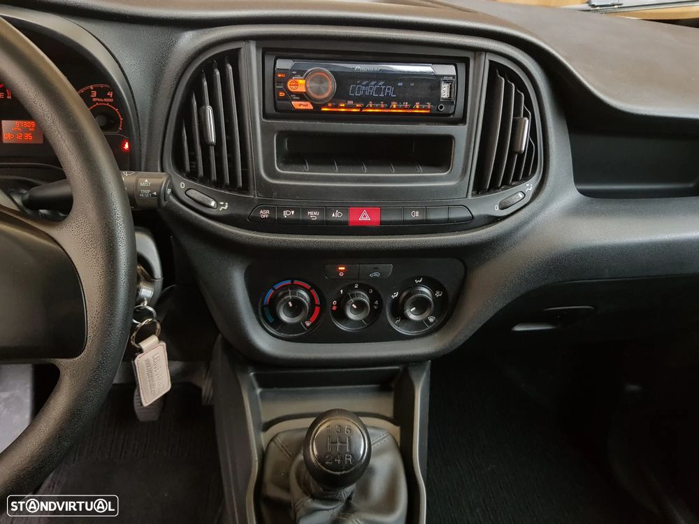 Fiat Doblo 3 Lugares - 18