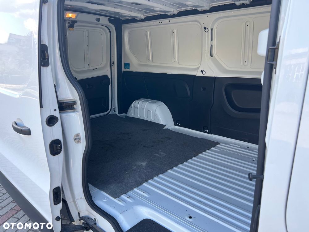 Renault Trafic - 16