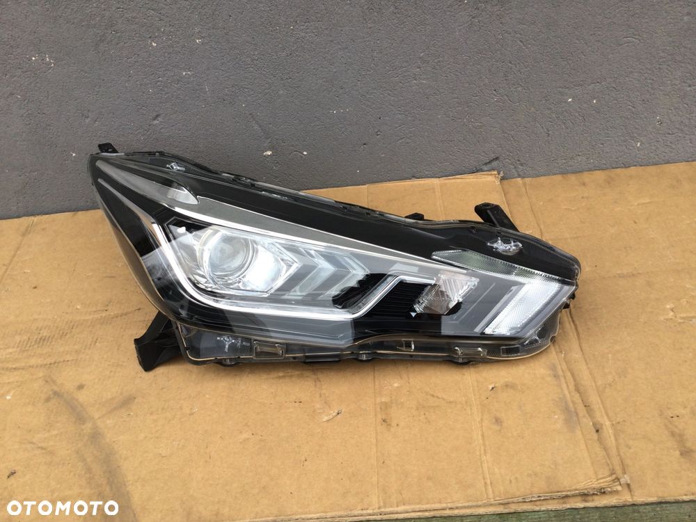 Lampa przednia prawa Nissan Micra K14 Full Led
