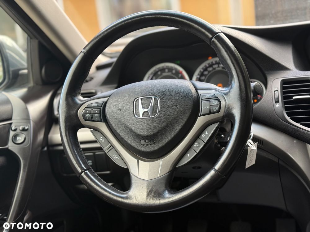 Honda Accord 2.0 Executive - 21