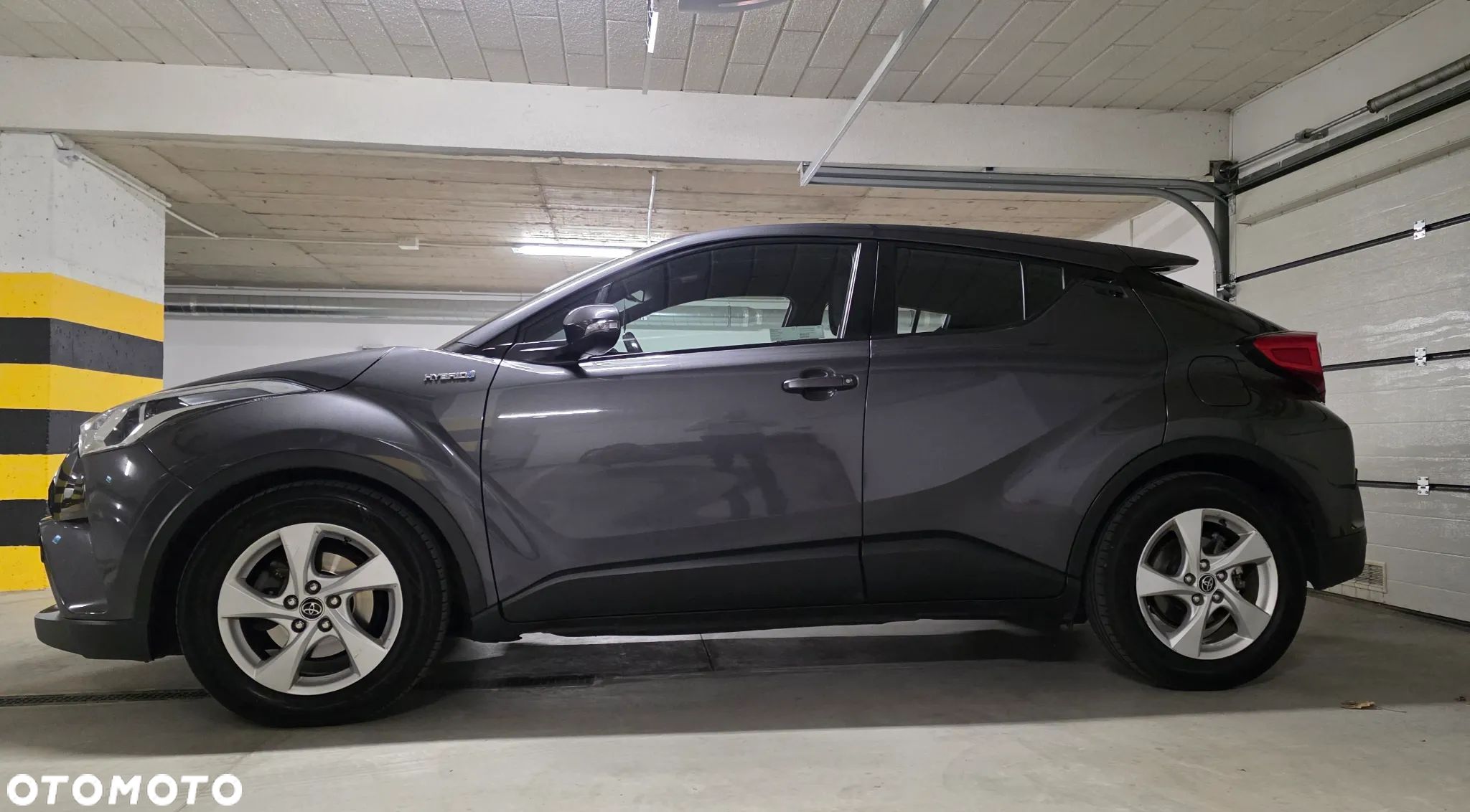 Toyota C-HR 1.8 Hybrid Premium - 1